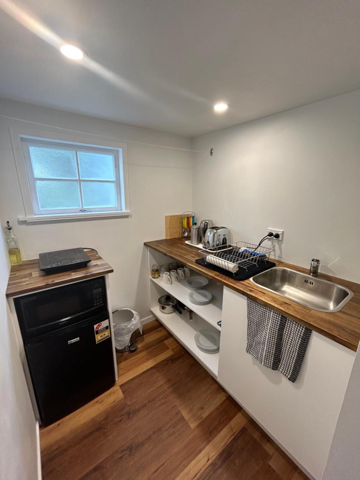 2 Bedroom Private Guesthouse In Korokoro Lower Hutt Exterior foto